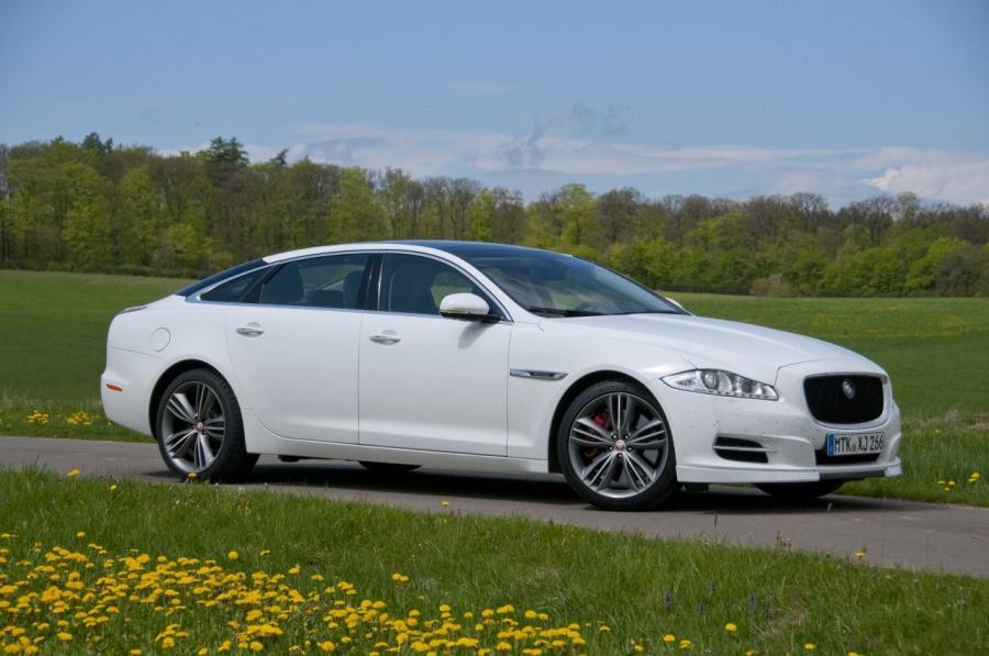  Jaguar XJ Sport 2012 года  (фото 23 из 39)